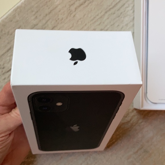 Like new I Phone box - Picture 8 of 9